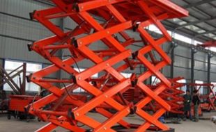 升降平臺車在建筑物外墻清洗中的應用優勢